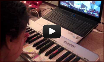 Ariana plays Piano Wizard